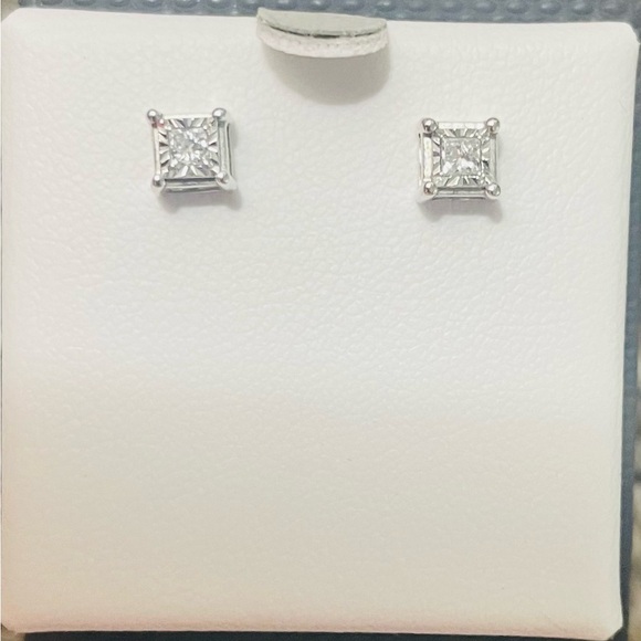 NEW WITH TAGS TRUMIRACLE 1/2 CTTW EA DIAMOND WHITE GOLD STUDS